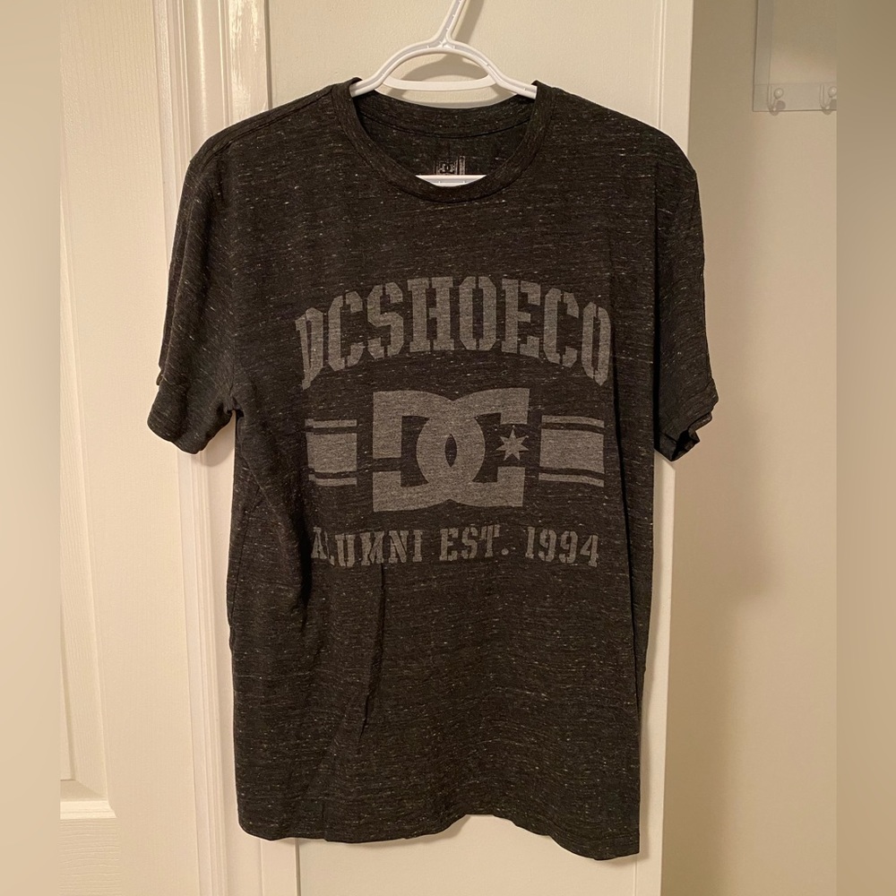 ⭐️ 2 for $10 Vintage inspired DC shoes t-shirt size large